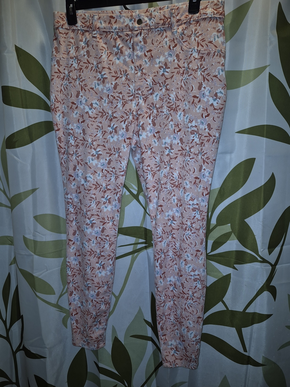 Time and Tru Blush Floral Skinny Pants